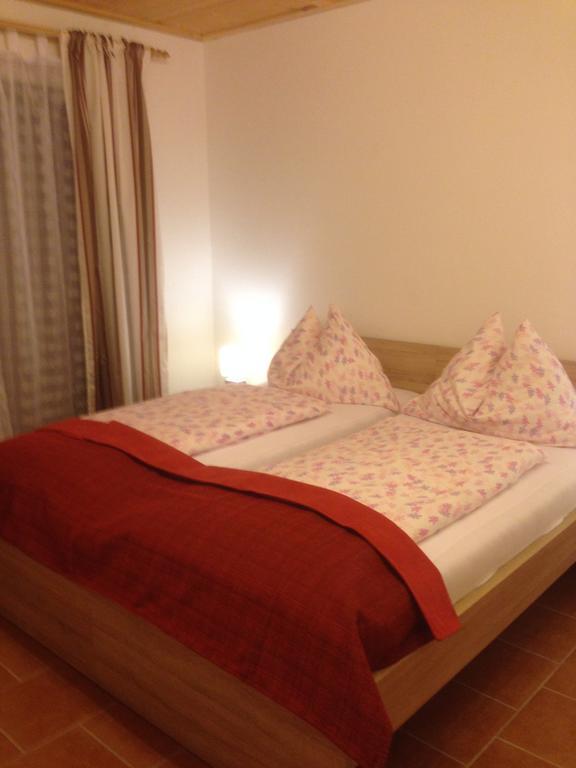 Panoramahof Holly Hotel Оберфелах Стая снимка